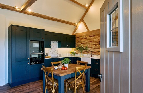 Quedgeley House | The Shooting Lodge at Mount Pleasant Barns by Interhome