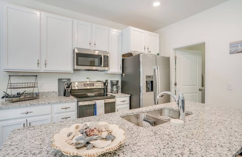 Captain's Cove House | The Shore Shanty - 25 minutes to Chincoteague!