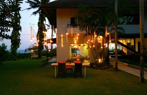 Cemagi Villa | The Shore Villa - 5 Bedrooms - Beachfront
