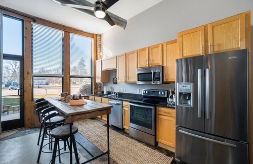 South Haven Condo | The Shoreline Vibe | Brand New Downtown SoHa Loft | Pool/Hot Tub | Movie Theater