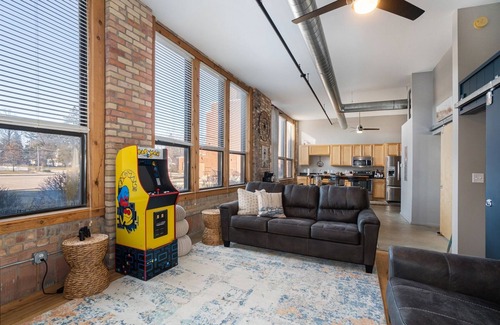 South Haven Condo | The Shoreline Vibe | Brand New Downtown SoHa Loft | Pool/Hot Tub | Movie Theater