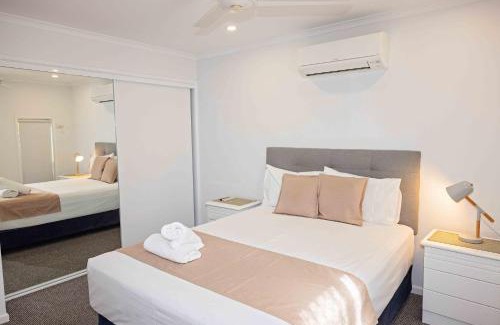 Blacks Beach Apartment | The Shores Holiday Apartments