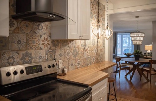Grandview Heights Apartment | The Shores- Hot Tub- King Bed- Near OSU