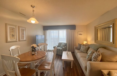 Acme Condo | The Shores Lake View Condo Unit 5638