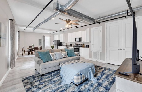 Biloxi Apartment | The Shucker Room in Downtown Biloxi