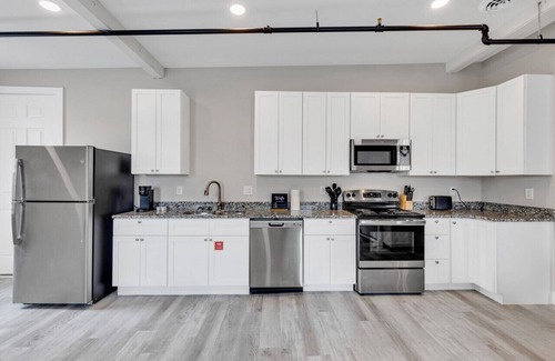 Biloxi Apartment | The Shucker Room in Downtown Biloxi