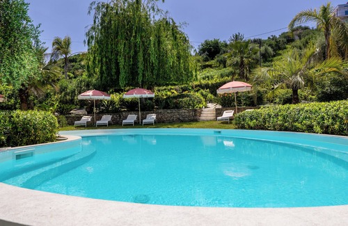 Naso Villa | The Sicily Lobster House