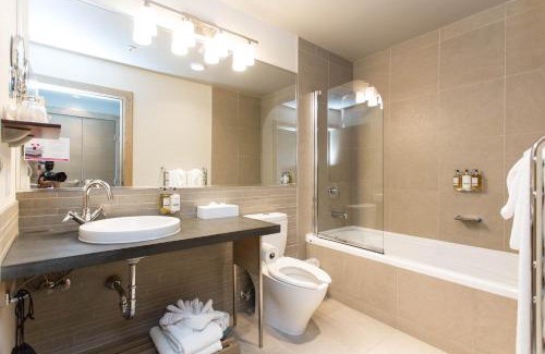 Booktown Hotel | The Sidney Pier Hotel & Spa