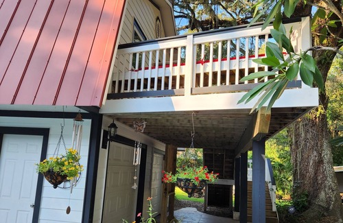 Old Town Bluffton Apartment | The Sign of the Mermaid Old Town Bluffton