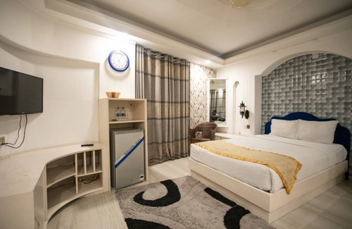 Bangladesh Hotel | The Silver Castle