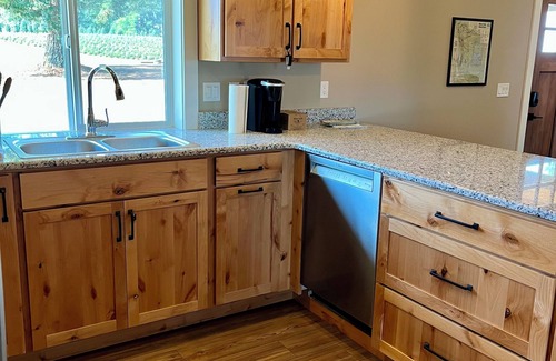 West Stayton House | The Silver Ridge House Near Silver Falls State Park