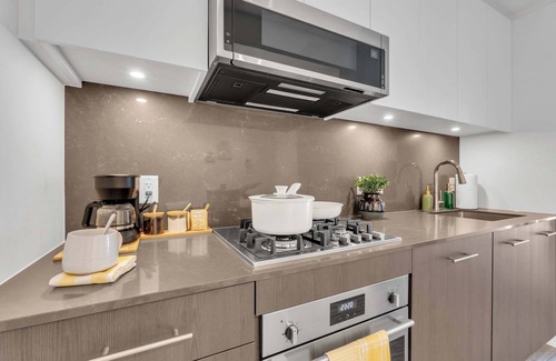 Eau Claire Apartment | The Silverwood Corner DT | Steps to Riverwalk