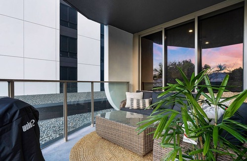 East Brisbane Apartment | The Sinclair - Luxury Brisbane Apartment near The Gabba with Rooftop Pool, 3 Bedrooms & City Views