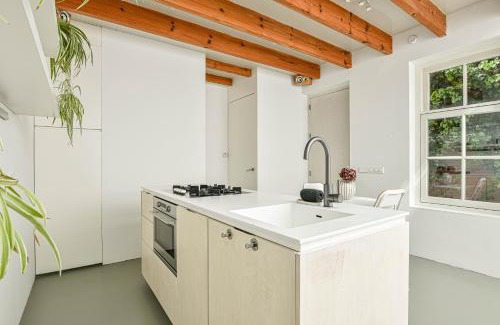 Burgwallen Nieuwe Zijde Apartment | The Sint