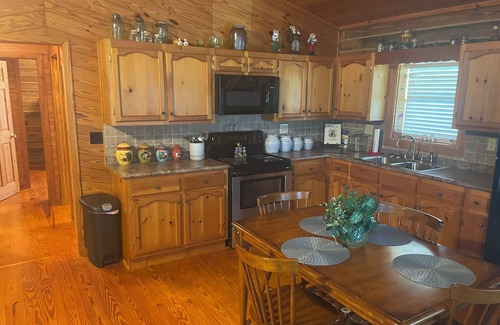 Aliceville House | The Sipbee Camphouse on the river. Relax and fish with family and friends.