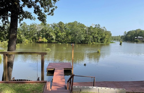 Aliceville House | The Sipbee Camphouse on the river. Relax and fish with family and friends.