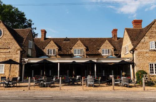 Castle Bytham Bed & Breakfast | The Six Bells