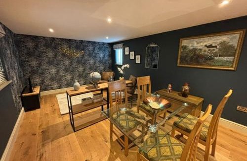 Castle Bytham Bed & Breakfast | The Six Bells