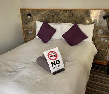 Enfield Hotel | The Six Bells Hotel