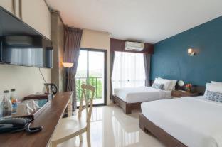 Ban Bo Han Hotel | The Sixteenth Naiyang Beach Hotel- Free Schedule Airport Shuttle