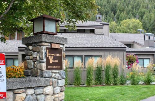 Warm Springs House | The Ski In Ski Out Condo