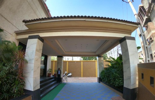 Petlad Hotel | The Sky Imperial Hotel The Maison