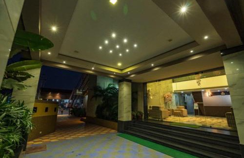 Petlad Hotel | The Sky Imperial Hotel The Maison