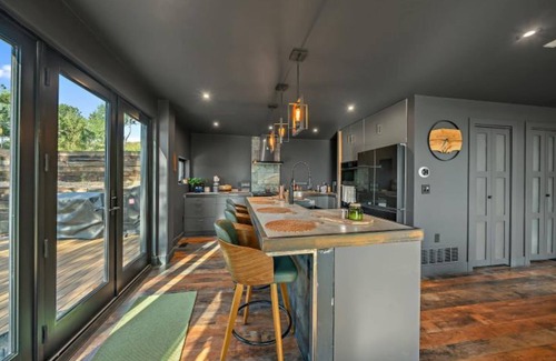 Bailey Cabin | The Sky Loft Boutique