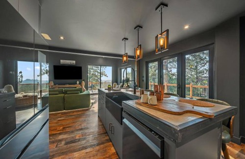 Bailey Cabin | The Sky Loft Boutique