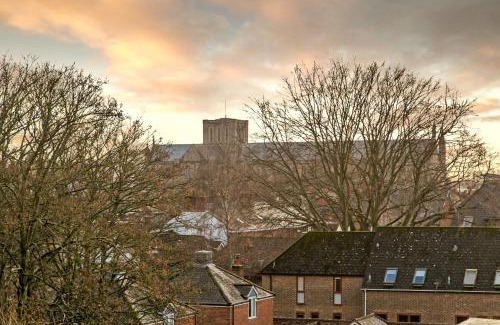 Winchester Apartment | The Sky Penthouse