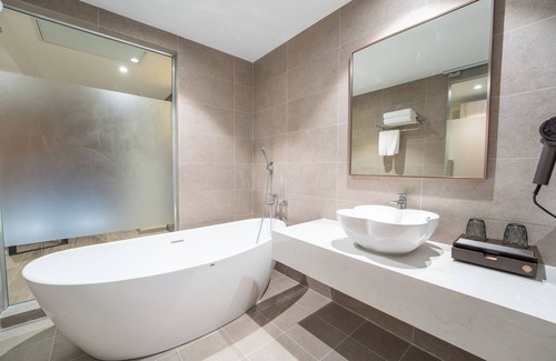 Ruessei Kaev Hotel | The Skye Phnom Penh Hotel & Apartments
