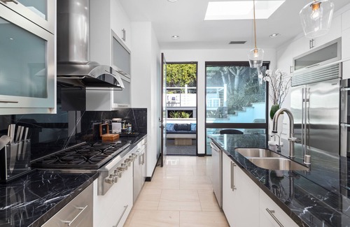 Middletown House | THE SKYLIGHT HOUSE