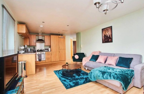 Sneinton Condo | The Sleek Nottingham Gem with Balcony