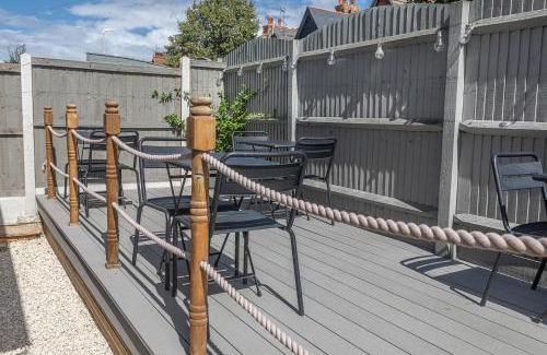Herne Bay Bed & Breakfast | The Sleep-Inn Hare B&B