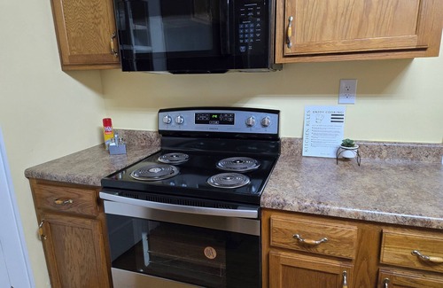 Russell Springs House | The Sleepover is a tiny house with 1 bedroom and 1 bath