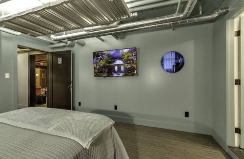 East Aurora Hotel | The Slick Willie Sutton Room @ The Bank