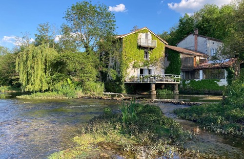 Celles House | The small station by the river