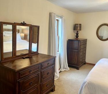 Two Rivers House | The Smiling Bear Cabin