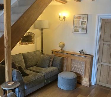 Chilham House | The Smithy Cottage