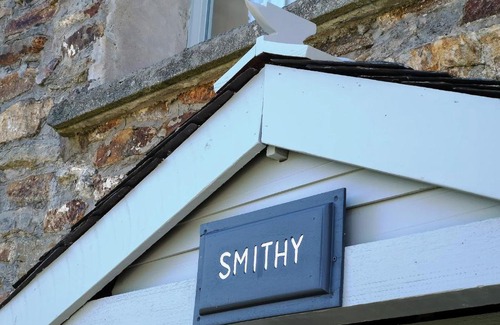 Rhosybol House | The Smithy