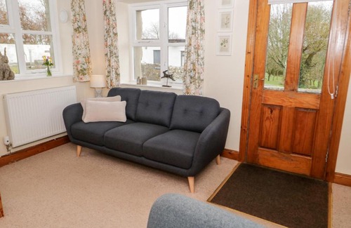 Rhosybol House | The Smithy