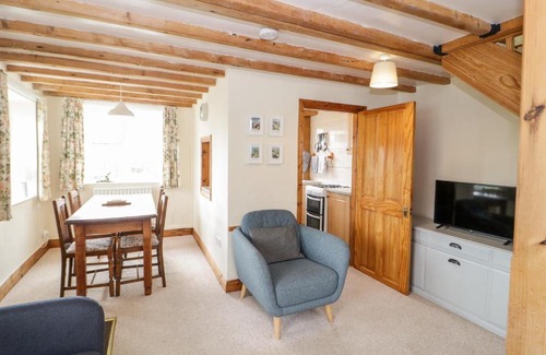 Rhosybol House | The Smithy