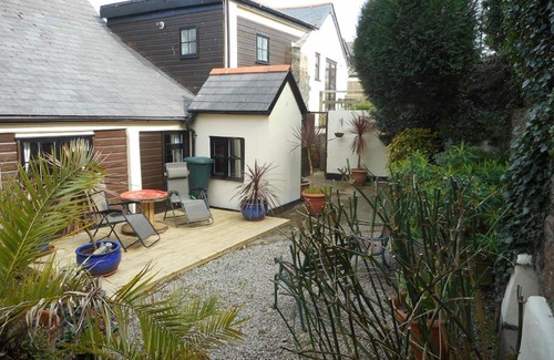 Newlyn House | The Smugglers