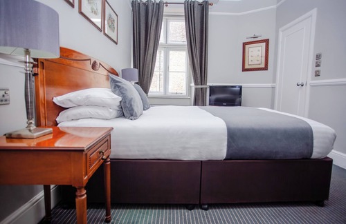 Tetbury Hotel | The Snooty Fox