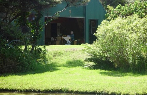 South Head House | The snug and secluded Wilson Road Magic Lodge