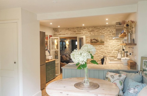 Minchinhampton Cottage | The Snug No 35 West End