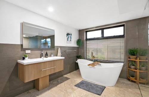 Korumburra Apartment | The Snug Premium 1BR Self Contained Apartment FREE Netflix