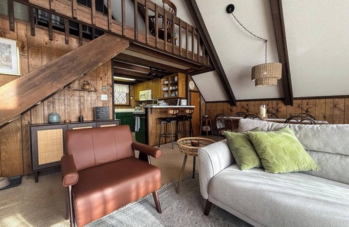Upson Ski Chalet | The Snuggery @ Whitecap Ski Resort