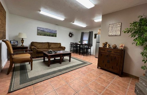 Loa Hotel | THE SNUGGLE INN