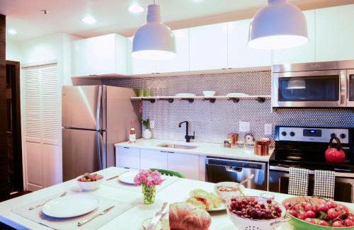 Rutledge Hill Apartment | The Sobro Guest House by AvantStay